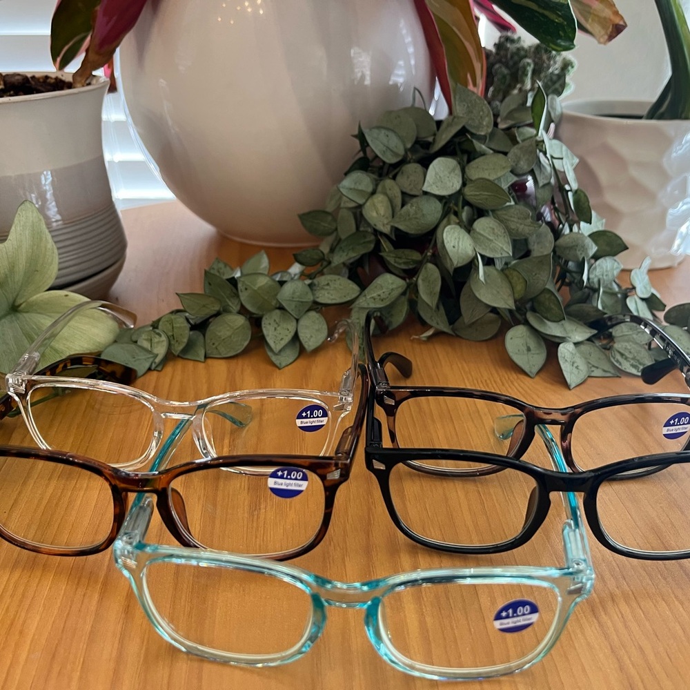 Readers Woman’s Glasses +1.00 Magnification With Anti Blue Light Protection NWT